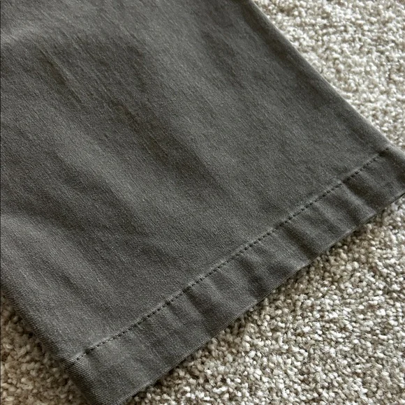Dockers Men's 34x32 Olive Chinos - Picture 8 of 9